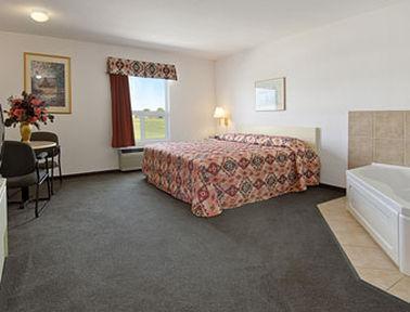 Super 8 By Wyndham Meadow Lake Room photo